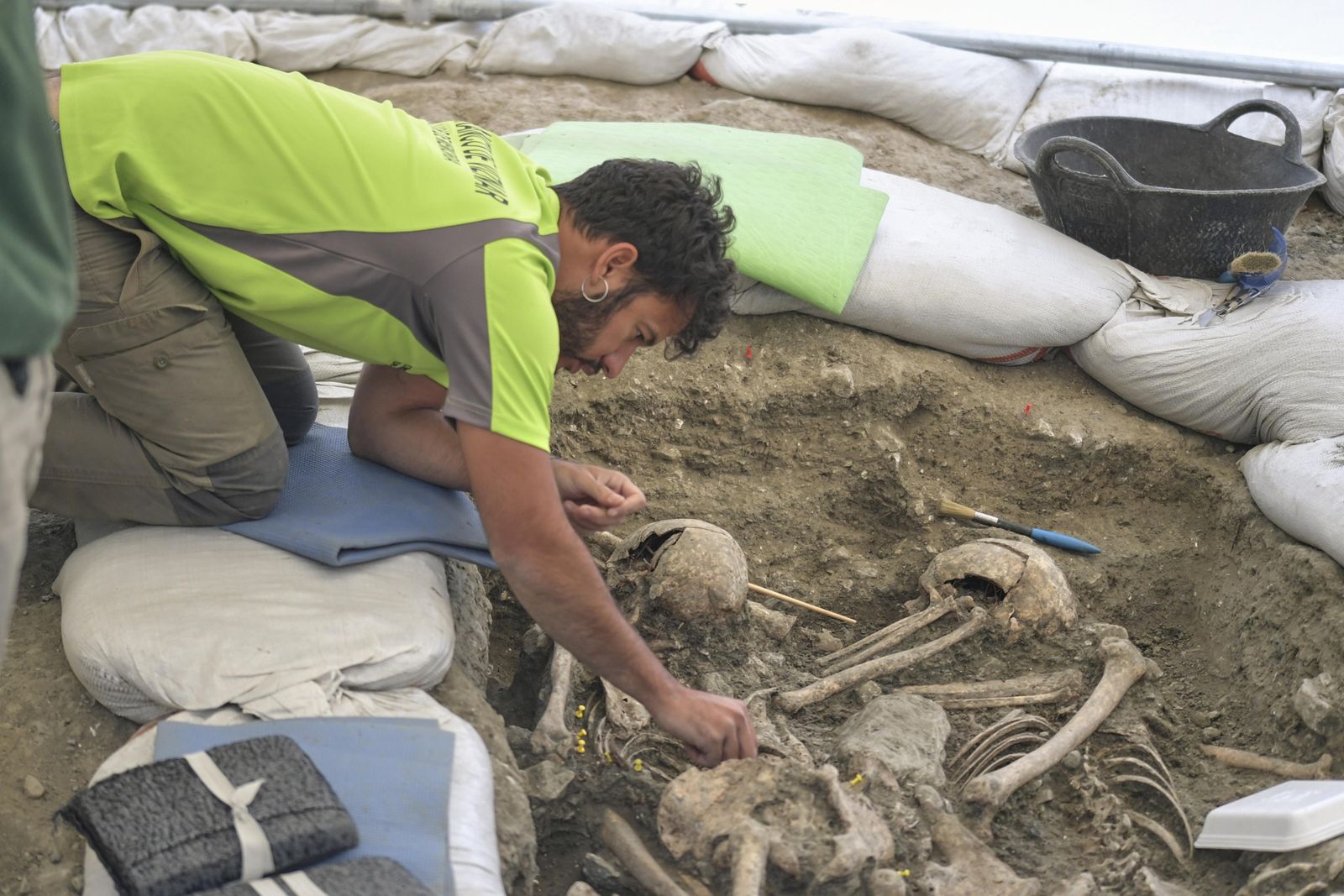 La tercera campaña de exhumaciones en el Barranco de Víznar, en imágenes