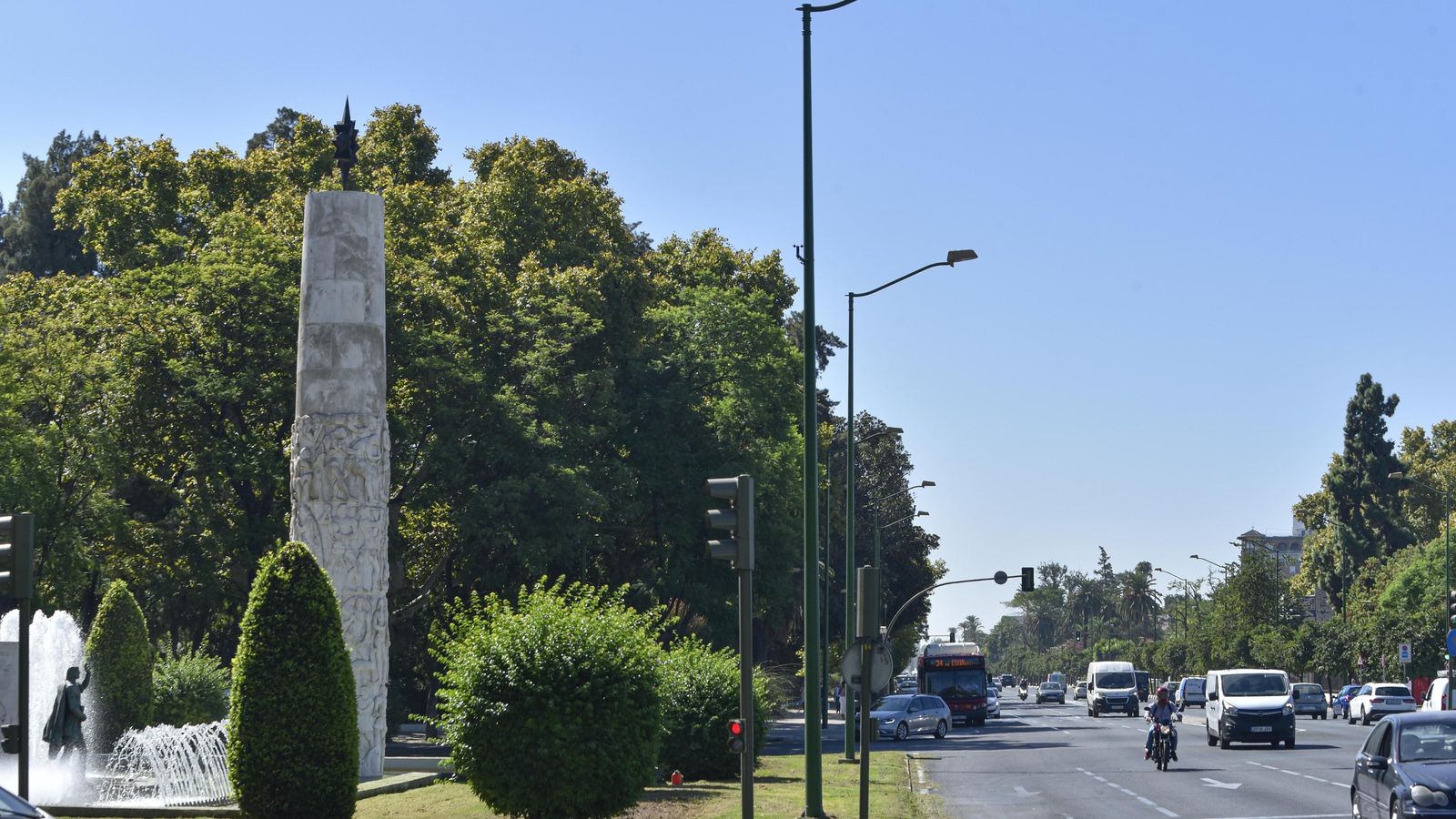 Tráfico en la Glorieta de los Marineros Voluntarios.