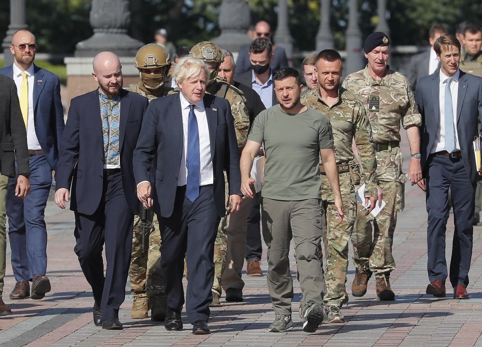 El presidente ucraniano, Volodimir Zelenski, junto al primer ministro británico, Boris Johnson, en Kiev. El presidente ucraniano, Volodimir Zelenski, junto al primer ministro británico, Boris Johnson, en Kiev.