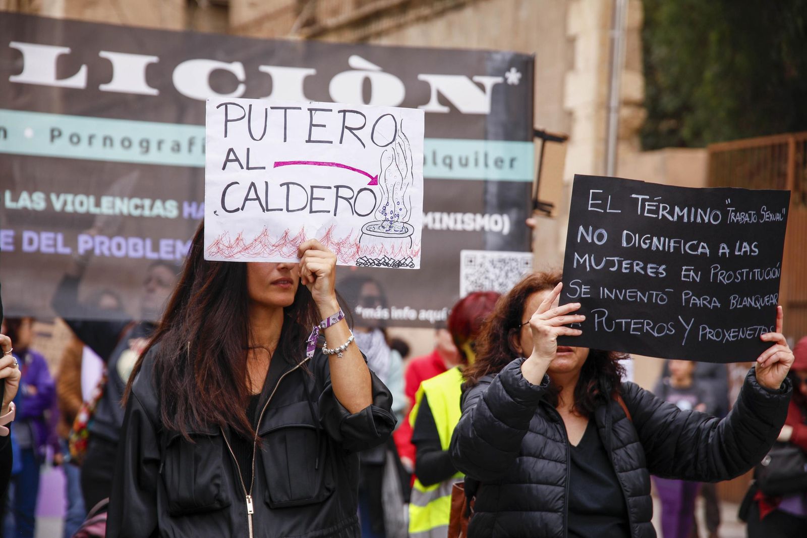 Las imágenes de la manifestación realizada por la Plataforma de Acción Feminista en Almería