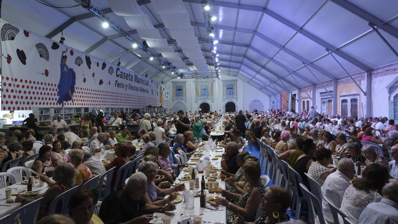 El homenaje a los mayores en la Feria de Almería 2025, en imágenes