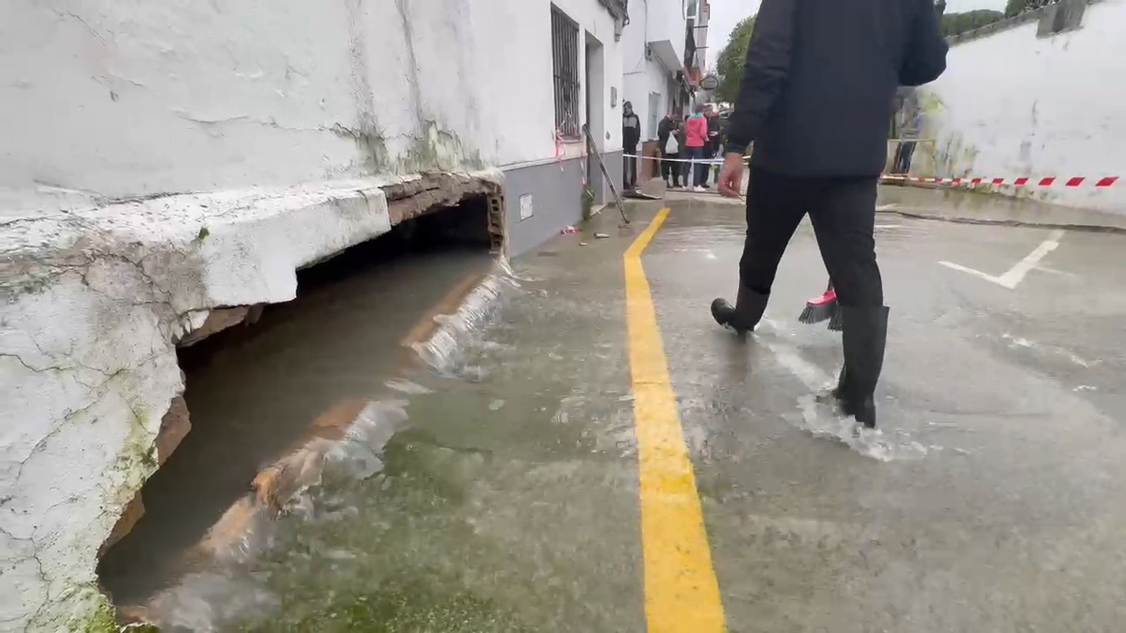 El agua busca su propia salida en Ubrique