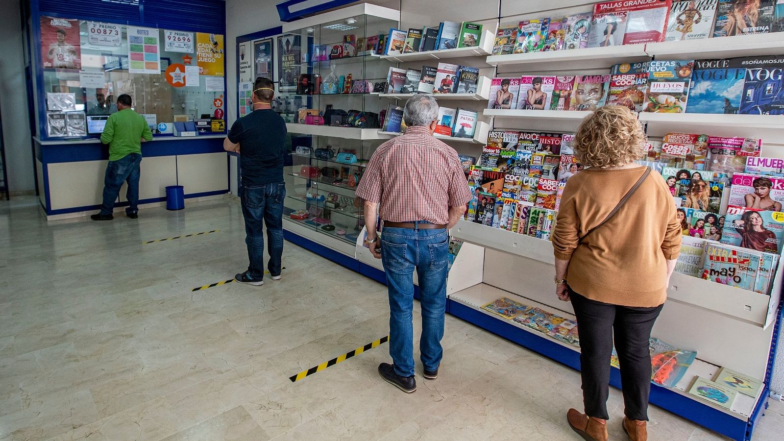 Clientes a la espera de ser atendidos para realizar sus apuestas