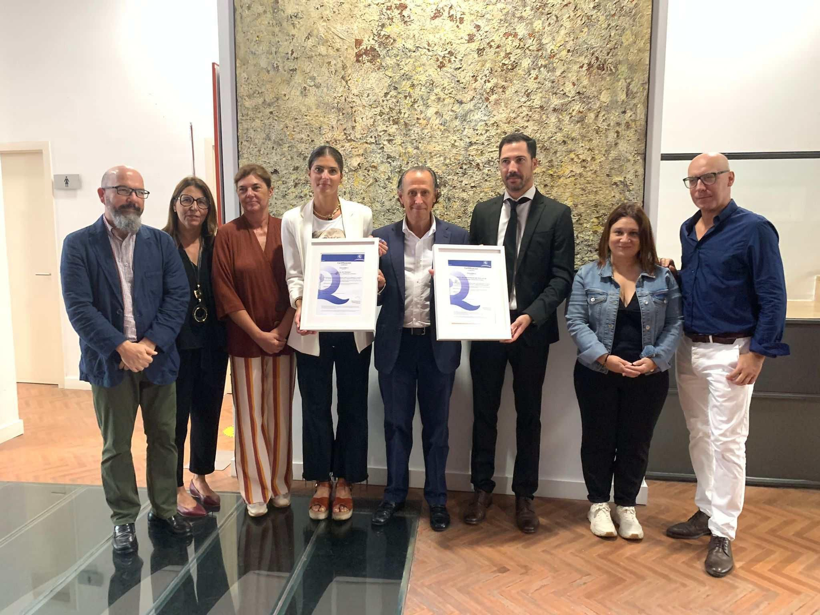 El alcalde recibe la certificación ‘Q de Calidad Turística’ para el Museo de Chiclana y el Centro de Interpretación del Vino y de la Sal.