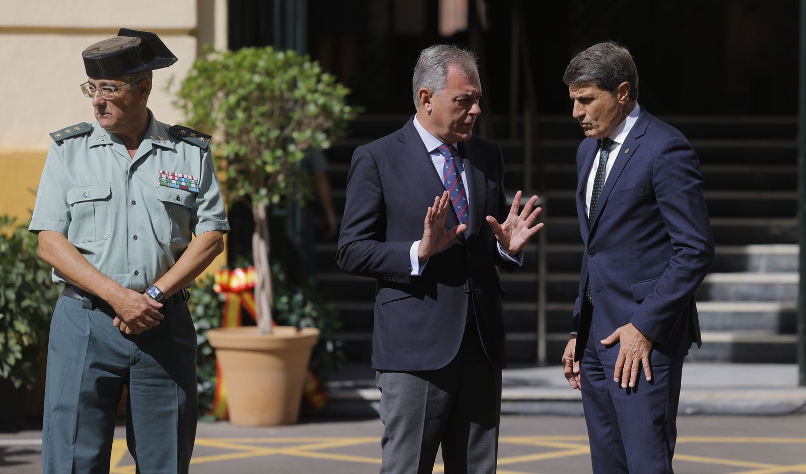 Las fotos de la despedida del  jefe de la IV Zona de la Guardia Civil, Alfonso Rodríguez Castillo