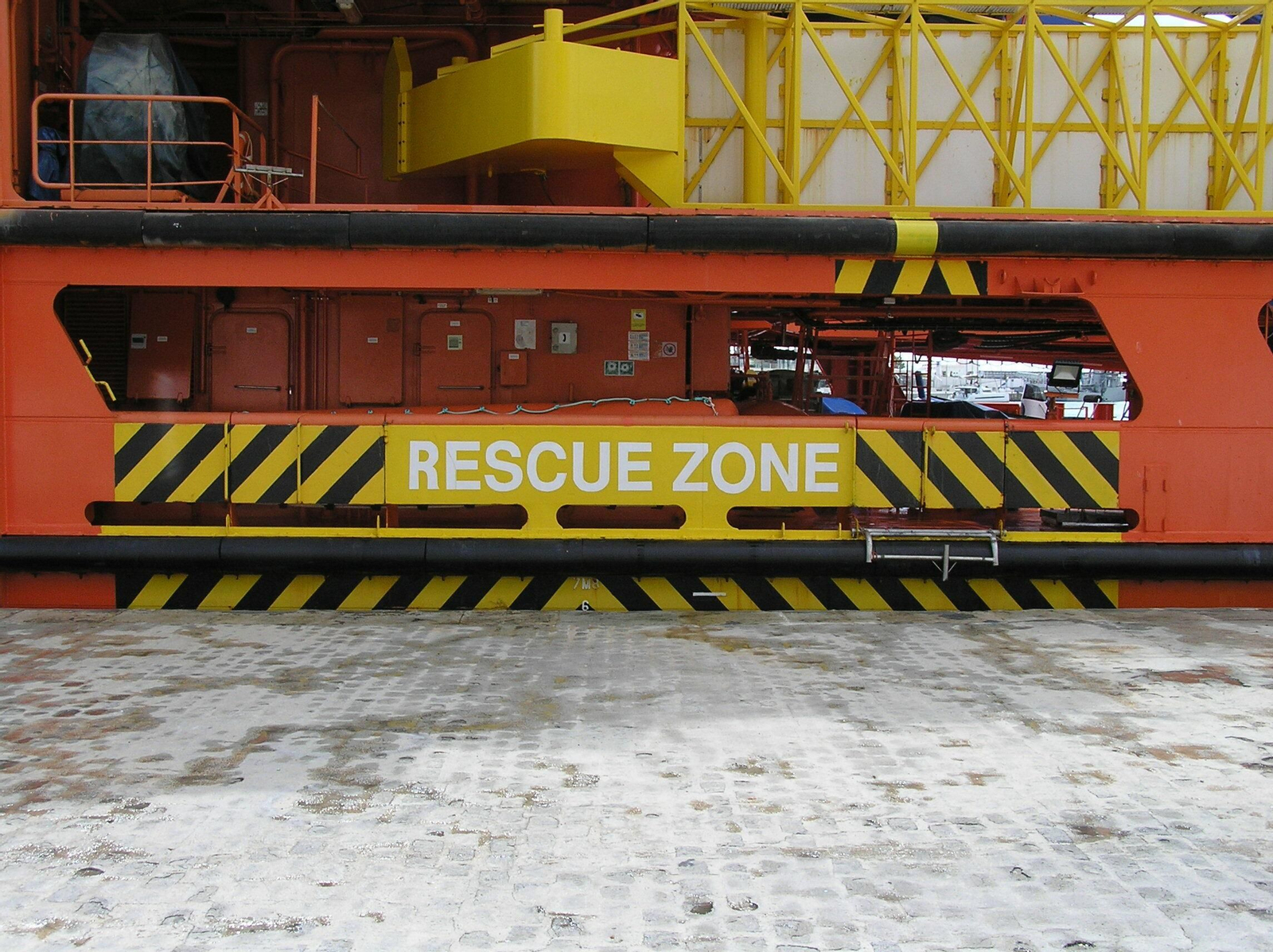 Imágenes de El 'Clara Campoamor'