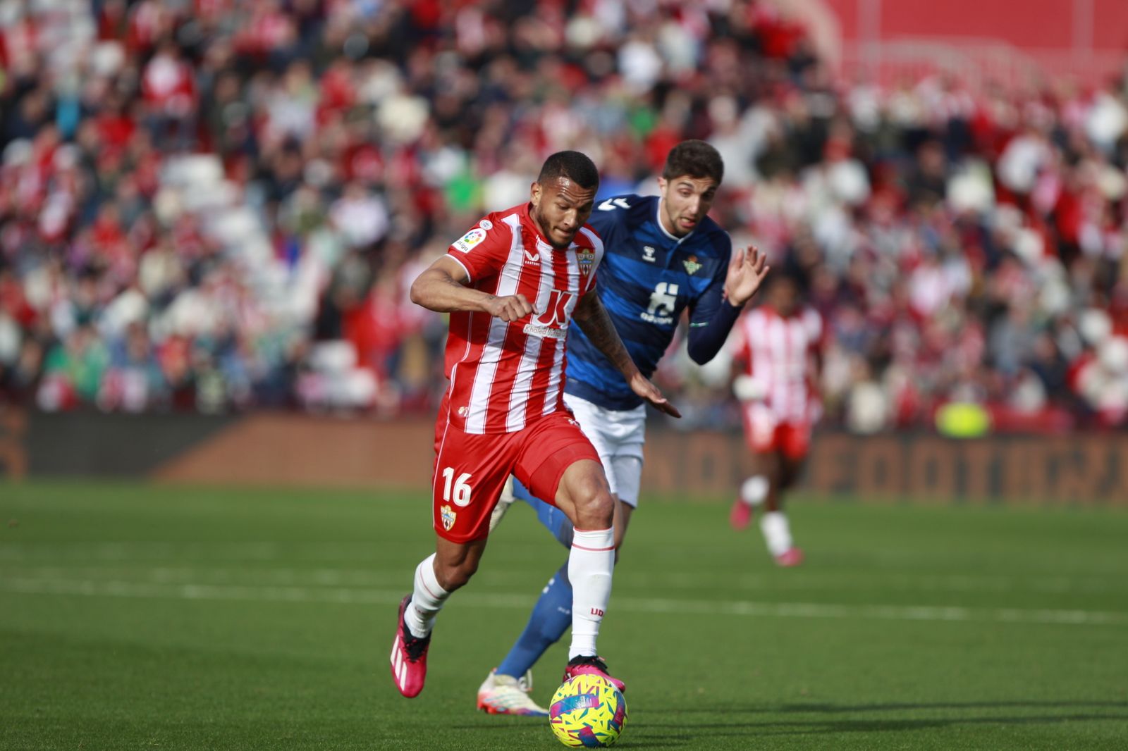 Imágenes del partido de fútbol U.D. Almería-Real Betis Balompié