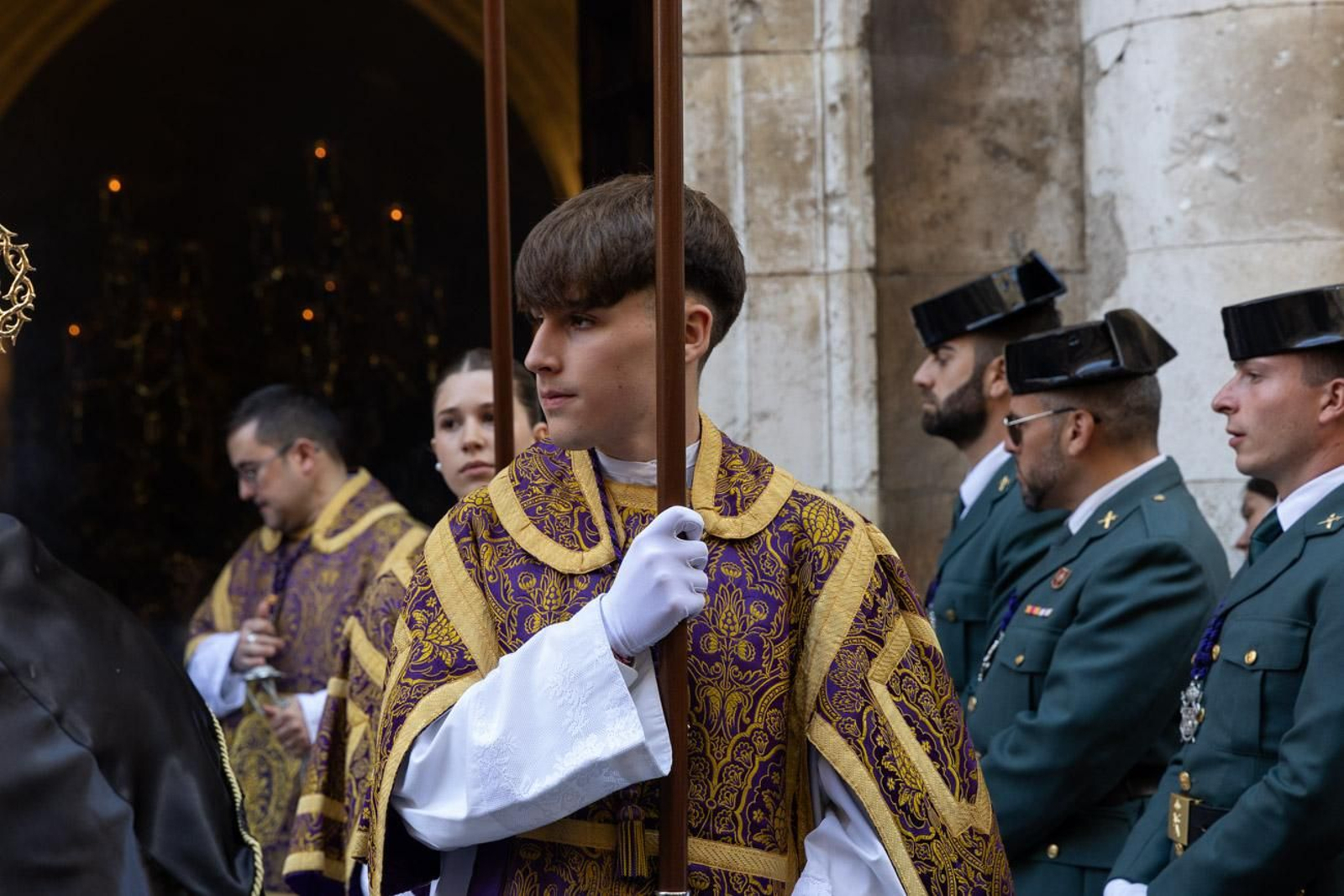 Las cofradías de la Vera Cruz, Expiración y Gran Poder lucen sus cortejos en la calle