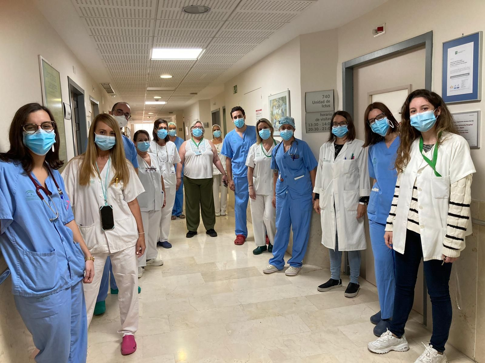 El equipo de profesionales que confirman la unidad de Ictus del Hospital Macarena.