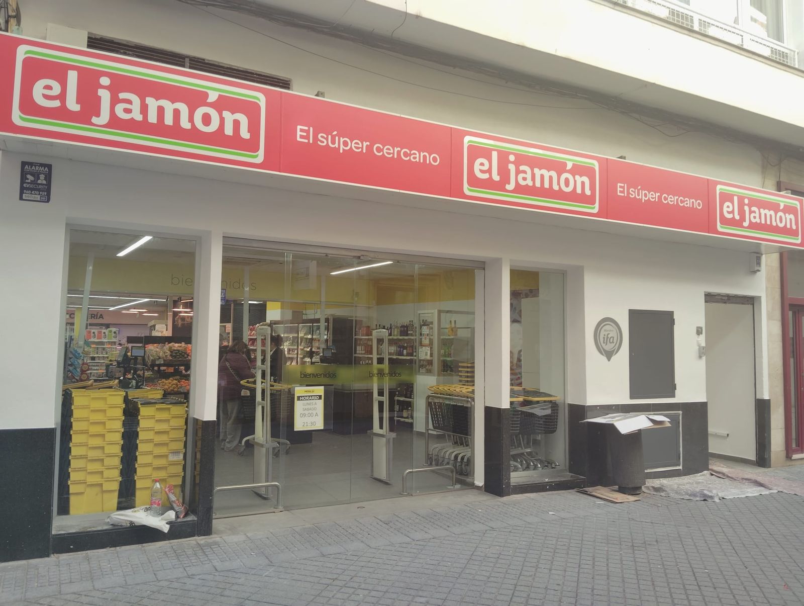 Supermercado El Jamón, antiguo Piedra, de la calle Manuel de Sandoval.