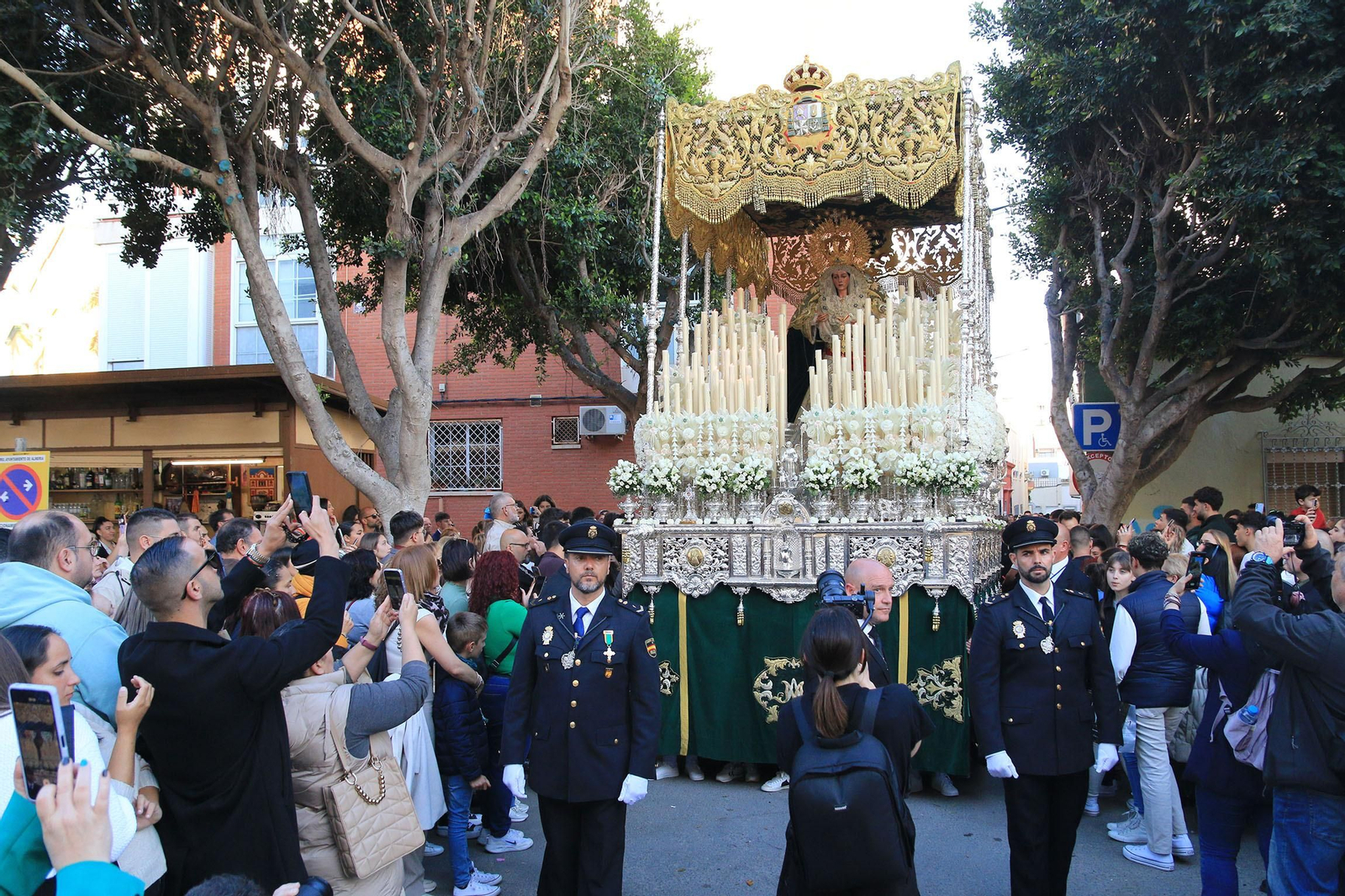 La procesión de la Macarena, en imágenes