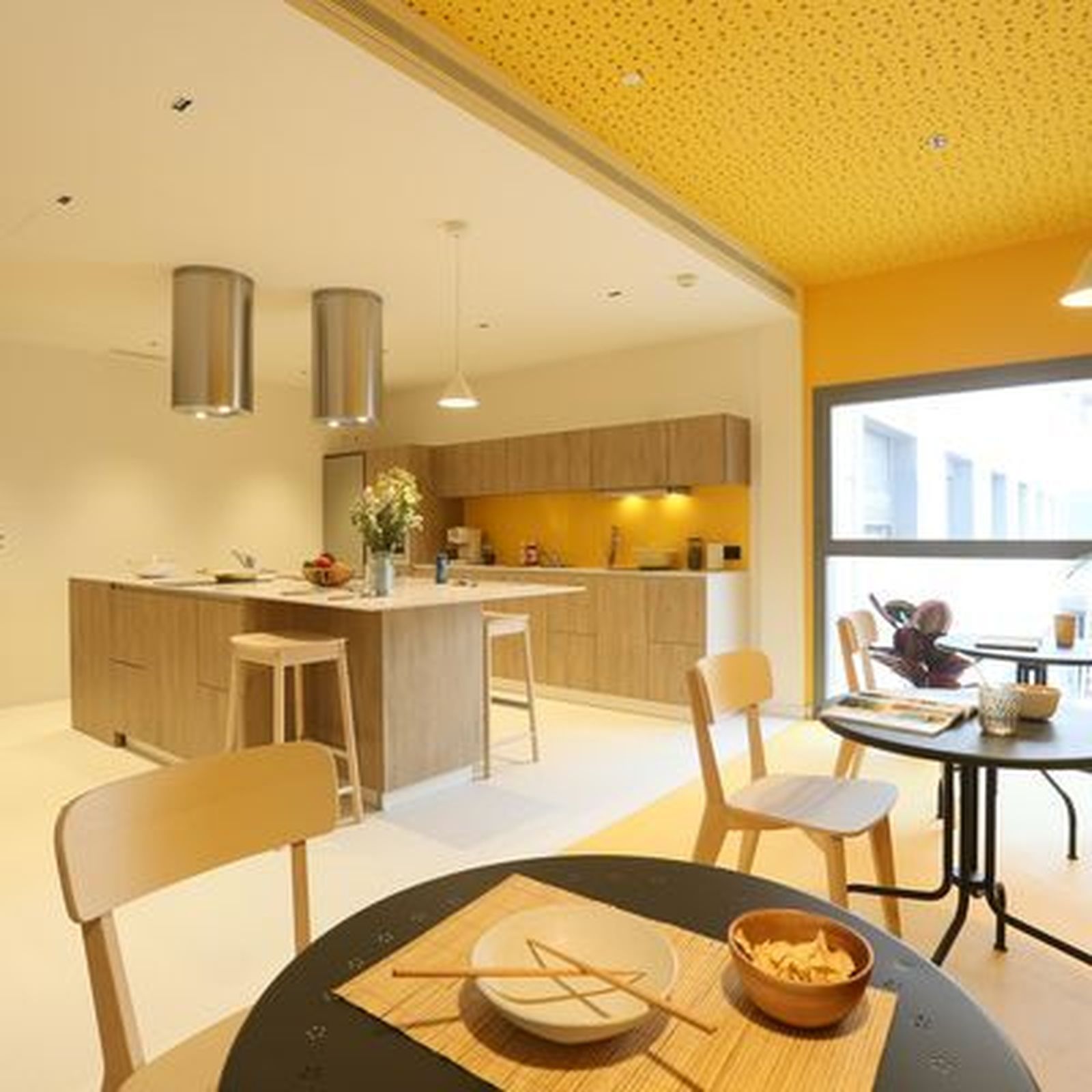 Una de las cocinas de la residencia.