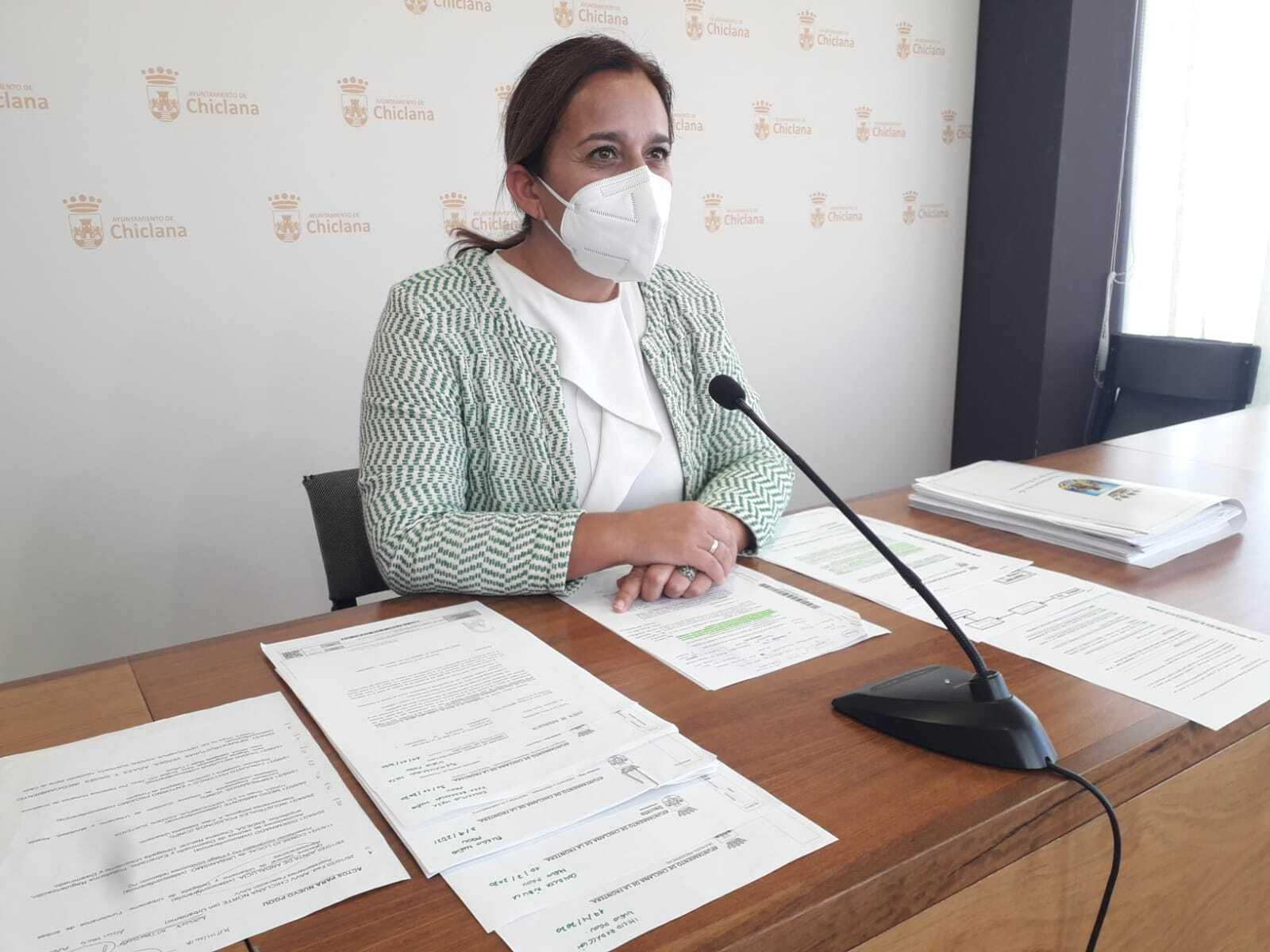 La delegada municipal de Urbanismo, Ana González, durante la presentación este martes de los nuevos trámites aprobados.