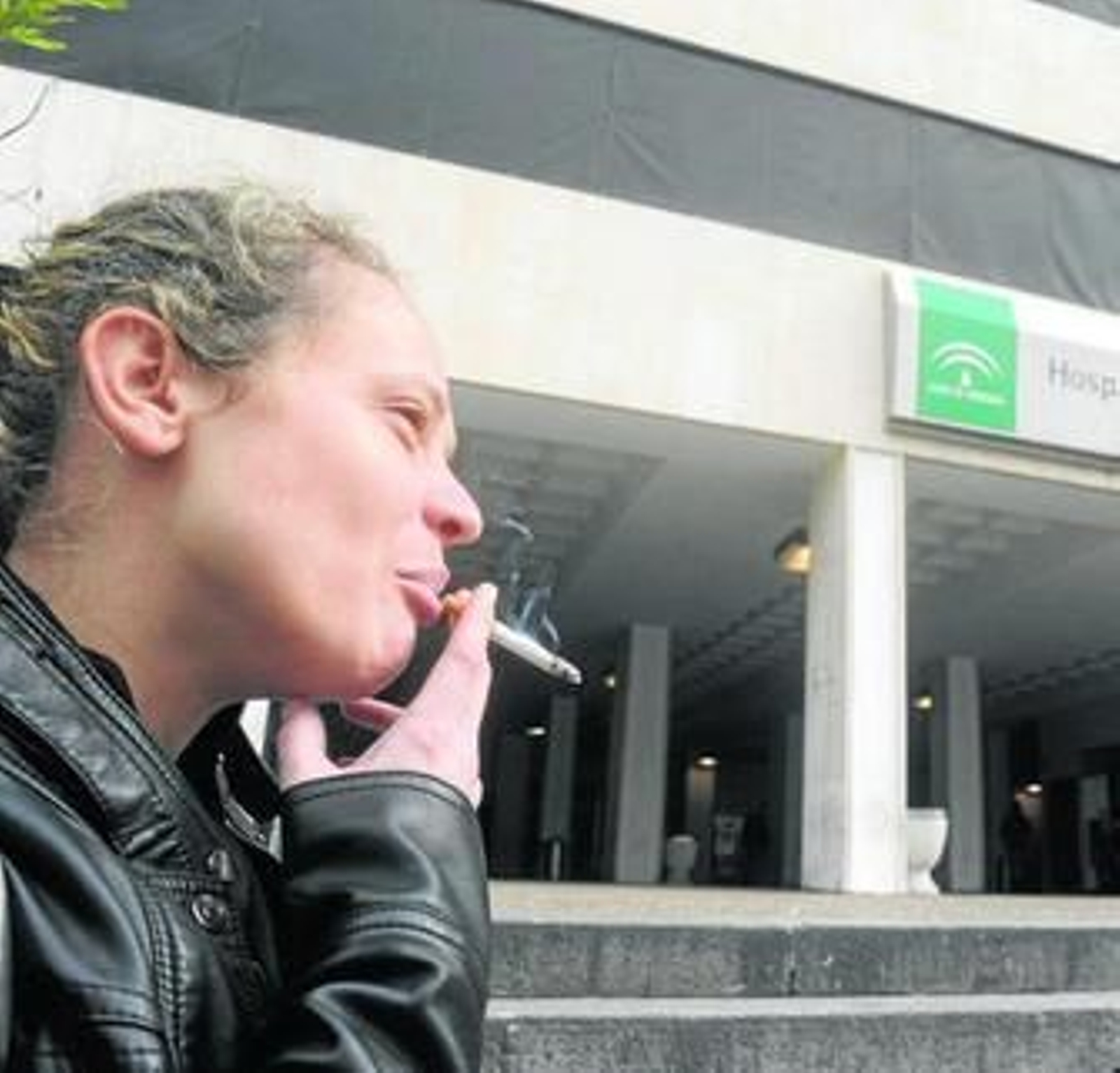 Está prohibido fumar en las inmediaciones de hospitales.