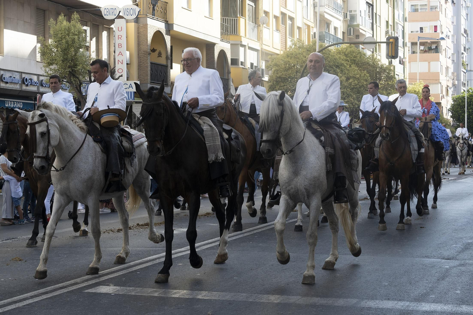 Todos los rocieros de la comitiva de la Hermandad de Huelva, en imágenes