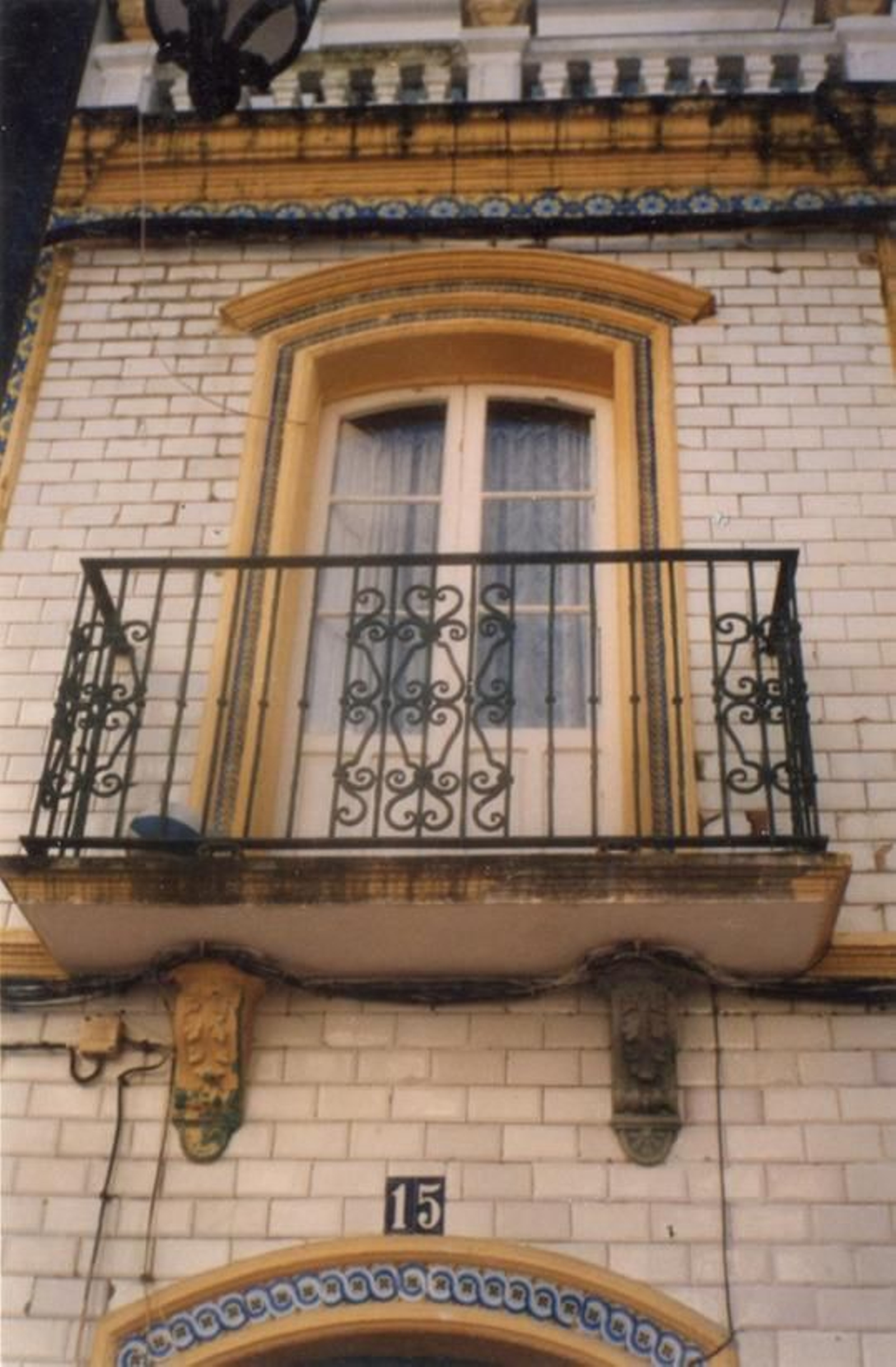 Casa nº 15 de la calle Emilio Castelar.