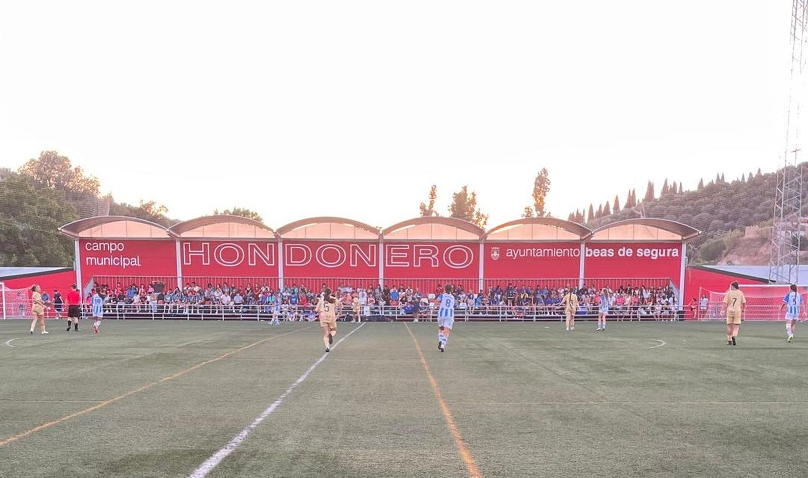 En imágenes: convivencia y cantera en el Torneo Internacional de fútbol base 'Ciudad de Beas'