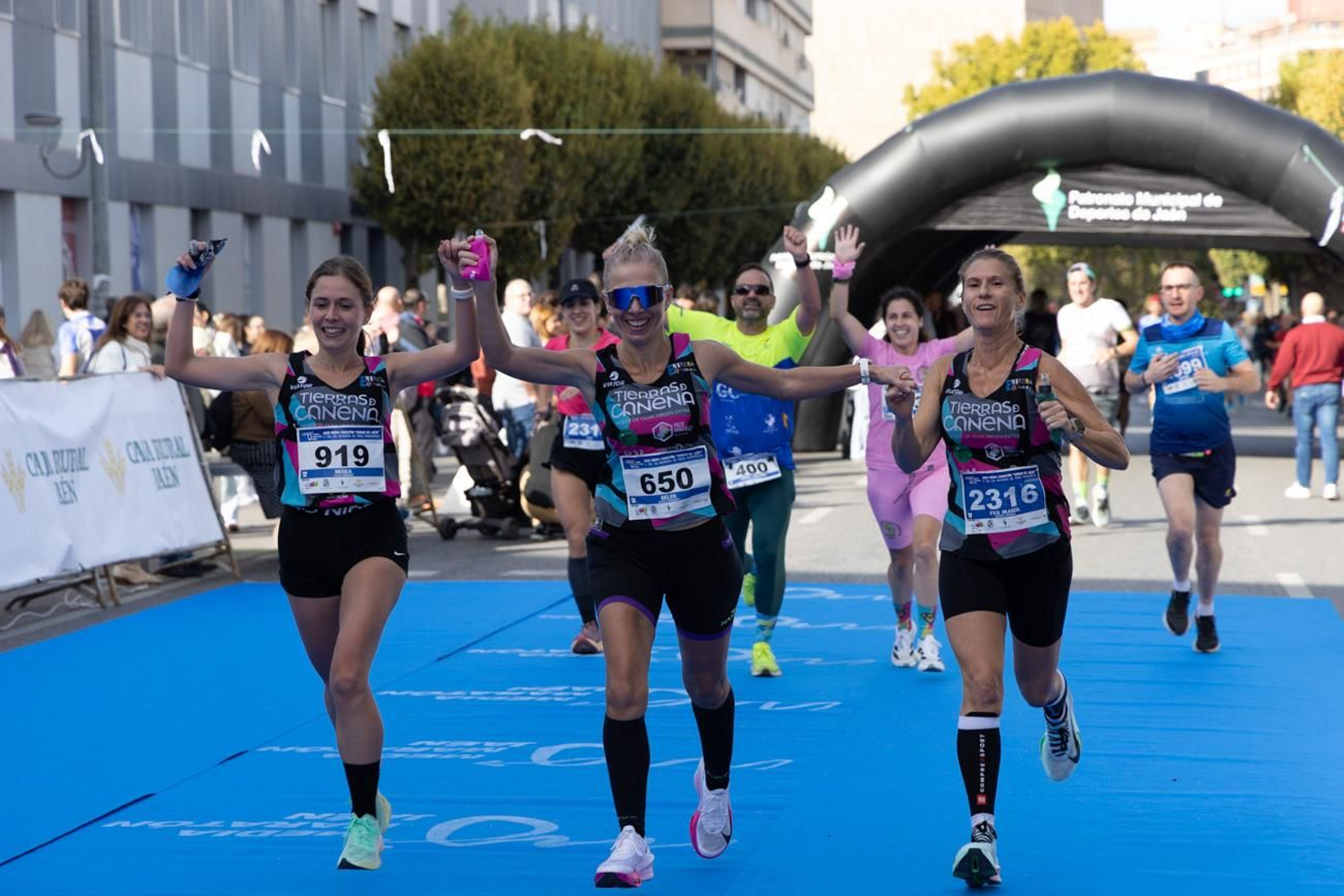 En imágenes: multitudinaria e histórica XXIX Media Maratón 'Ciudad de Jaén' y 10k en memoria de Paco Manzaneda