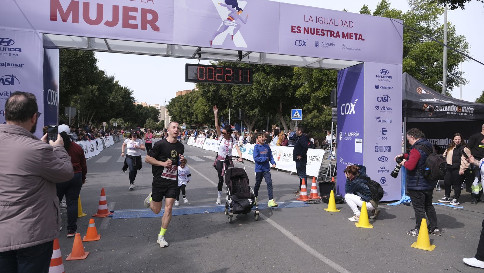 Imágenes de la Carrera de la Mujer 2023 en Almería