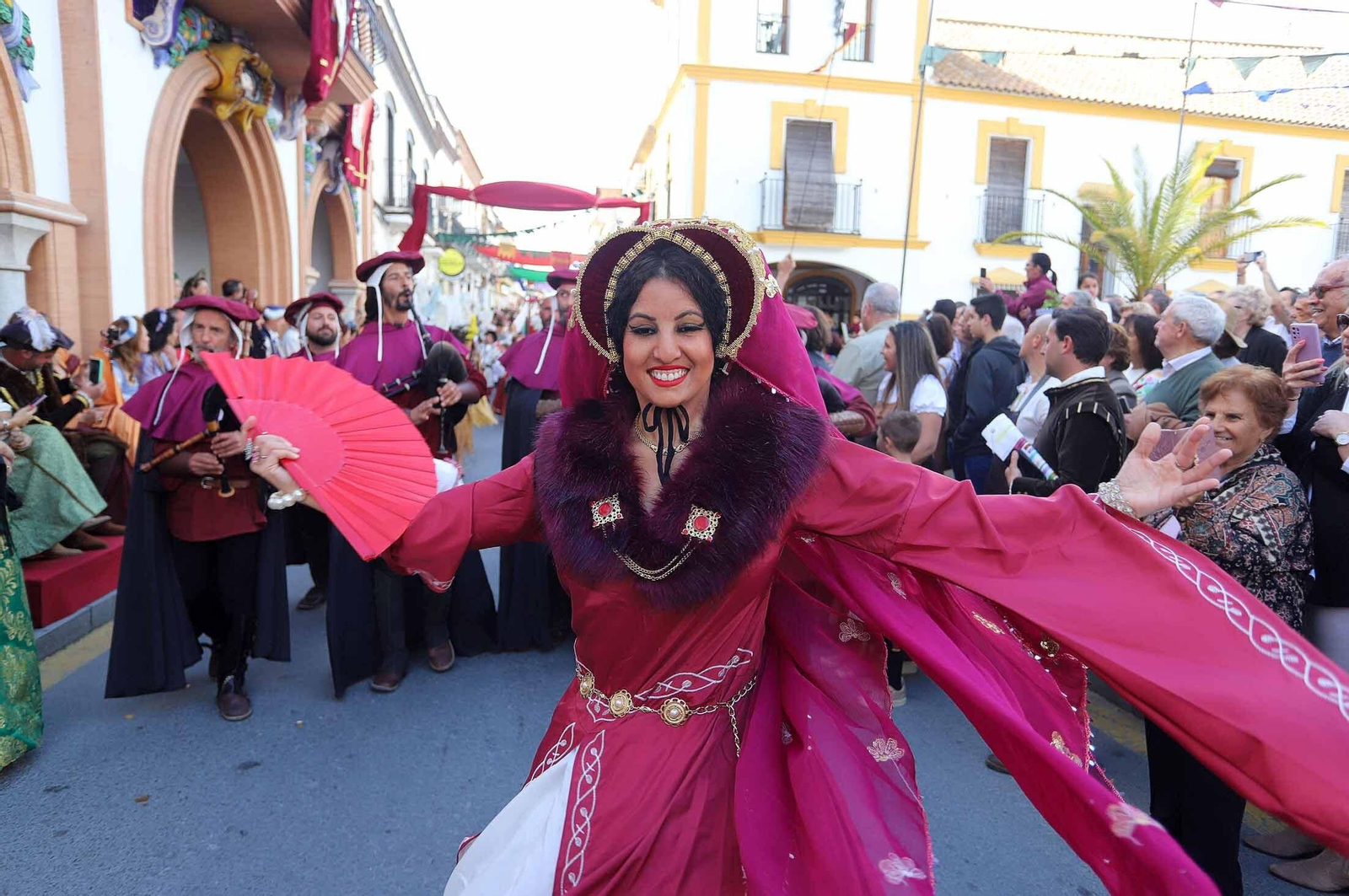 Imágenes del gran ambiente en la Feria Medieval de Palos de la Frontera, Huelva