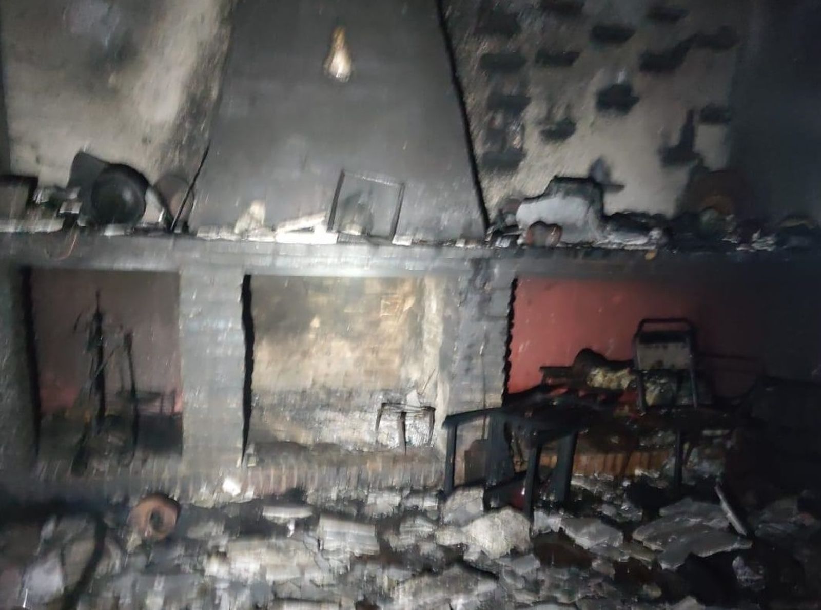 Vivienda arrasada en Paterna del Campo.