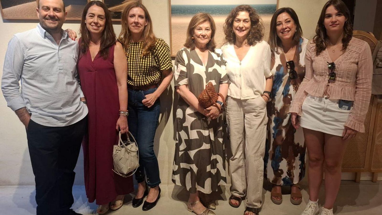 Gonzalo Sáenz, Elena Franco, Rebeca Vázquez-Saa, Isabela y Carmen Pareja y Julia Hernaiz. Gonzalo Sáenz, Elena Franco, Rebeca Vázquez-Saa, Isabela y Carmen Pareja y Julia Hernaiz.