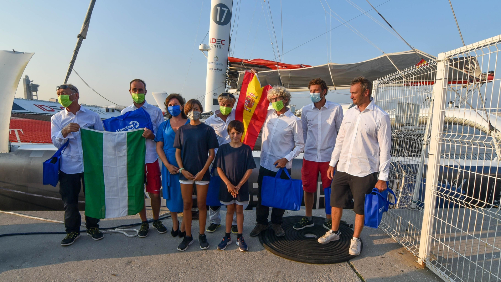 Las fotos del maxitrimaran y la presentación del puerto seco de Antequera