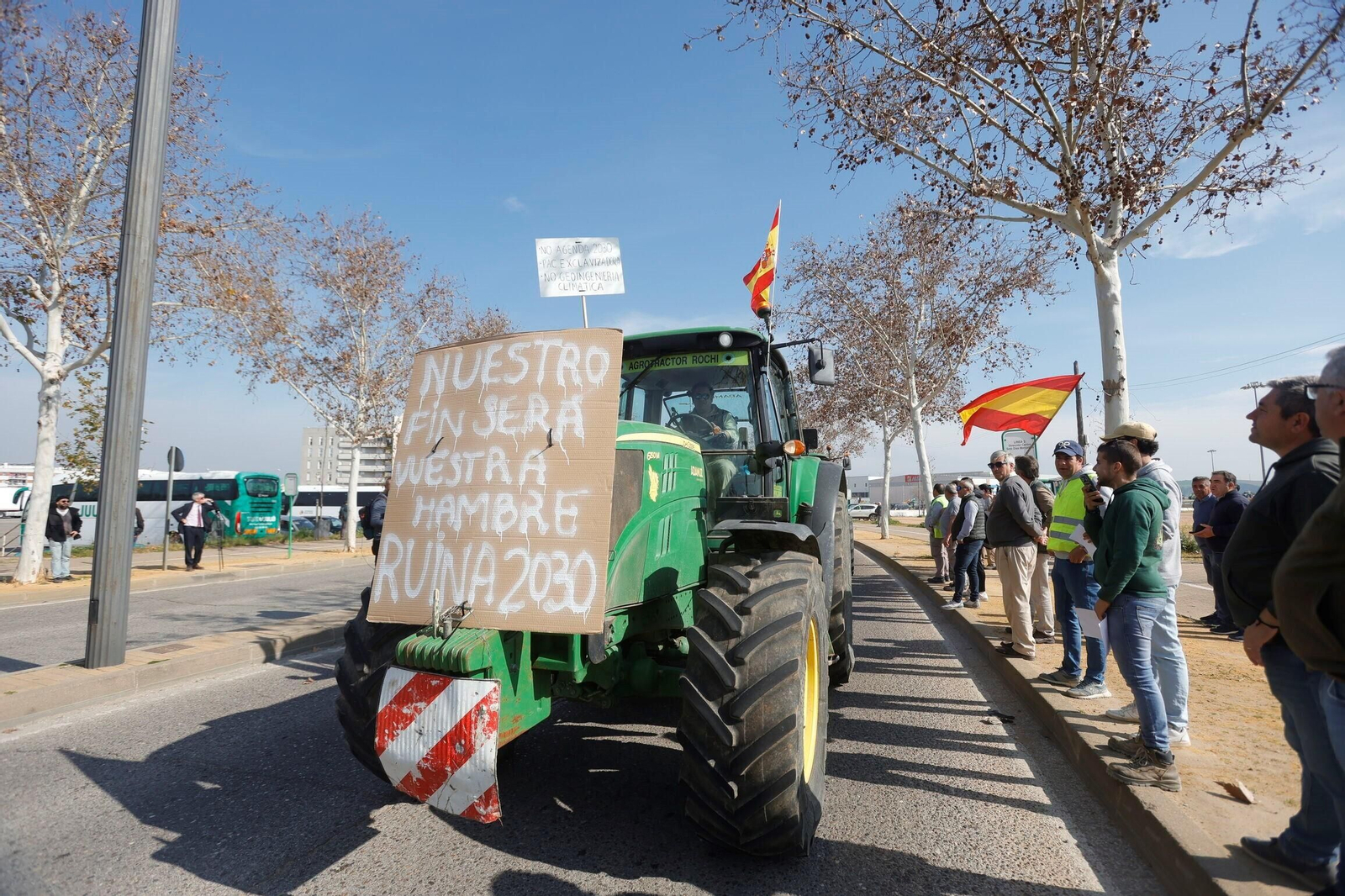 La protesta de los agricultores de Córdoba, en imágenes