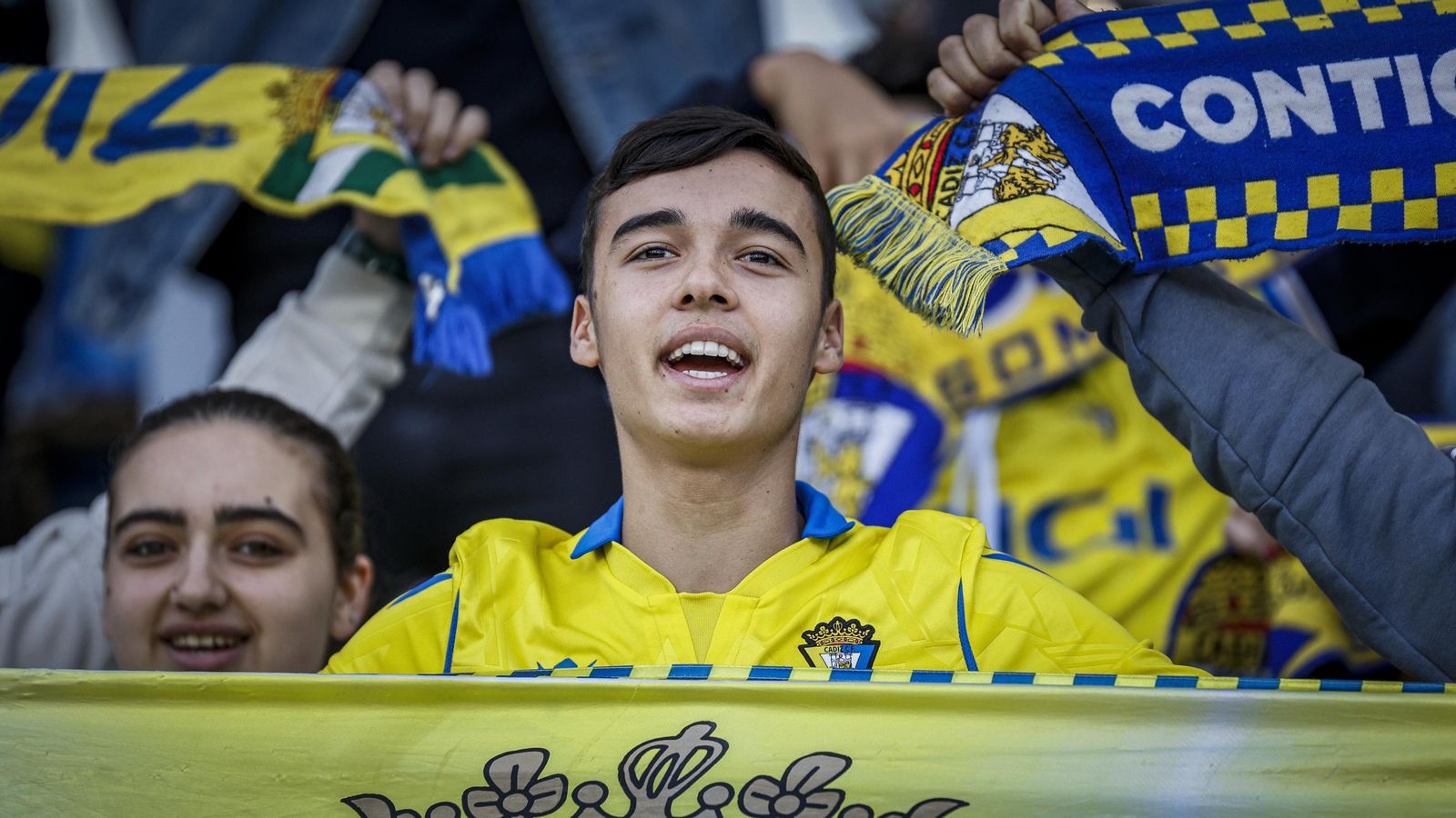 Búscate entre las imágenes del partido de fútbol entre Cádiz CF y Córdoba CF