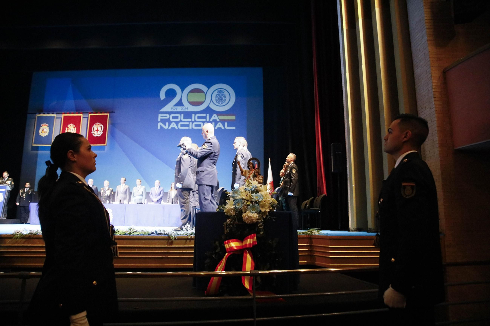 Las imágenes de la celebración del Patrón de la Policía Nacional en Almería, los Santos Ángeles Custodios