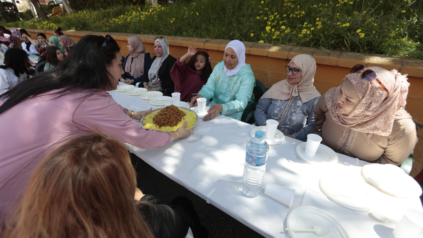 Las fotos de la convivencia vecinal "Sabores de Marruecos" de Márgenes y Vínculos Las fotos de la convivencia vecinal "Sabores de Marruecos" de Márgenes y Vínculos