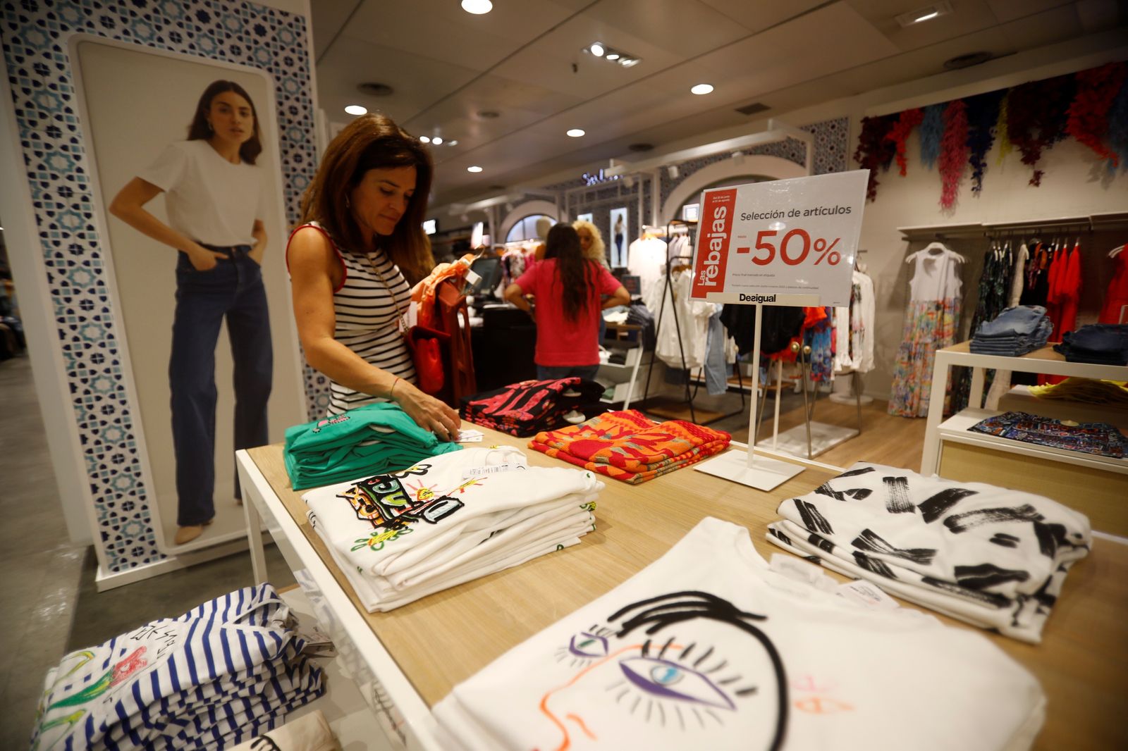 Arrancan las rebajas de verano en Córdoba, en imágenes