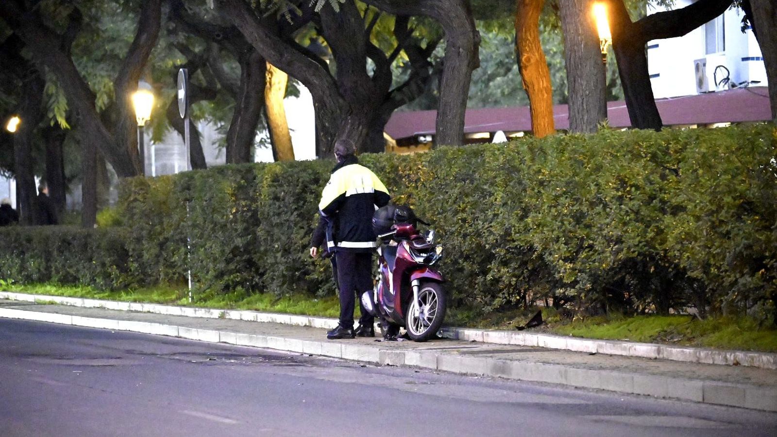 La motocicleta afectada por el accidente.