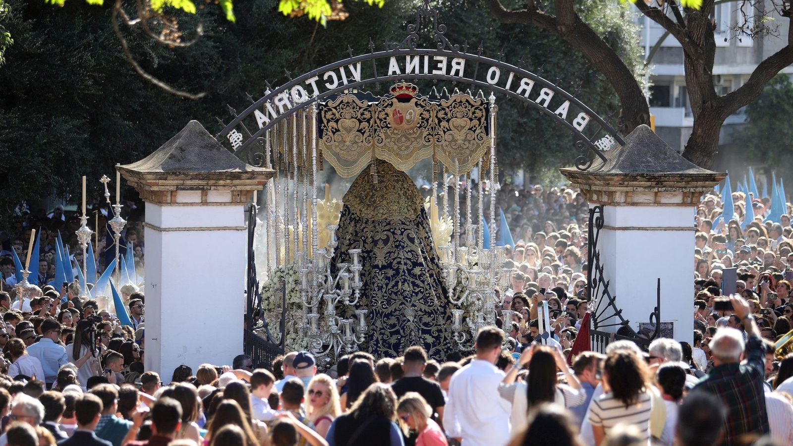 María Santísima de la Victoria bajo el arco