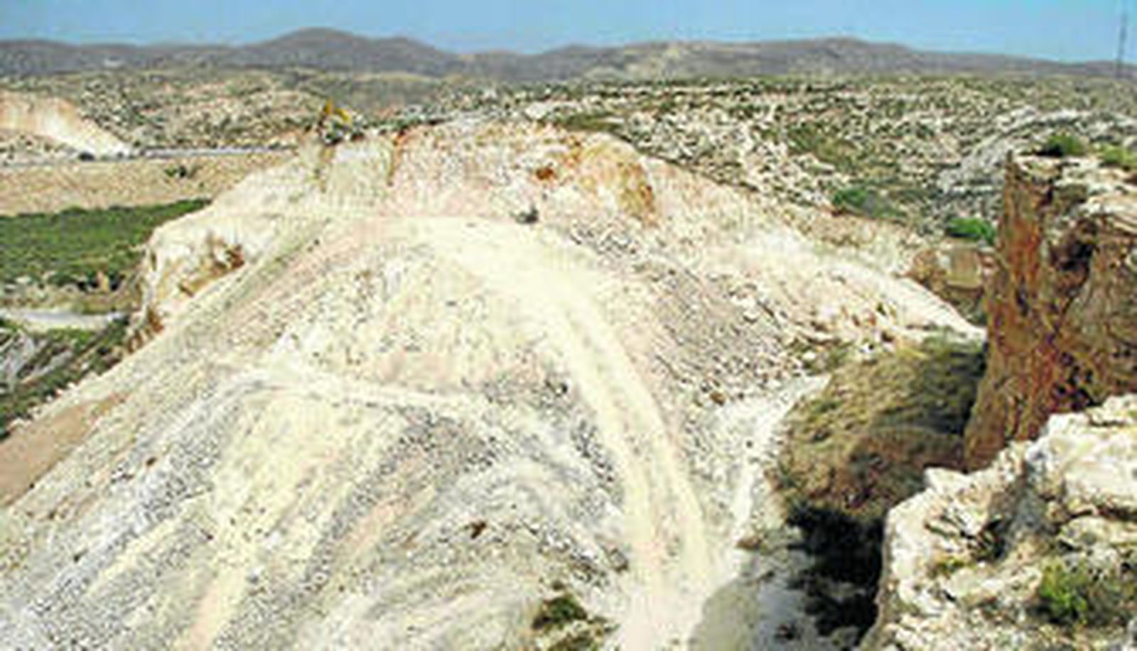 La imagen muestra el avance de las obras emprendidas en el entorno de la Cueva de Conan.