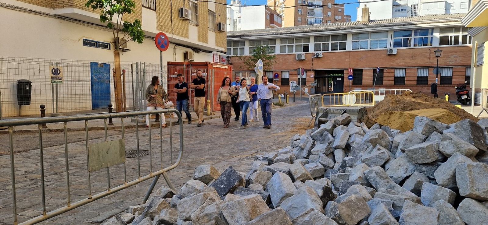 Las obras que se acometen en la calle Ruiseñor, en Triana.