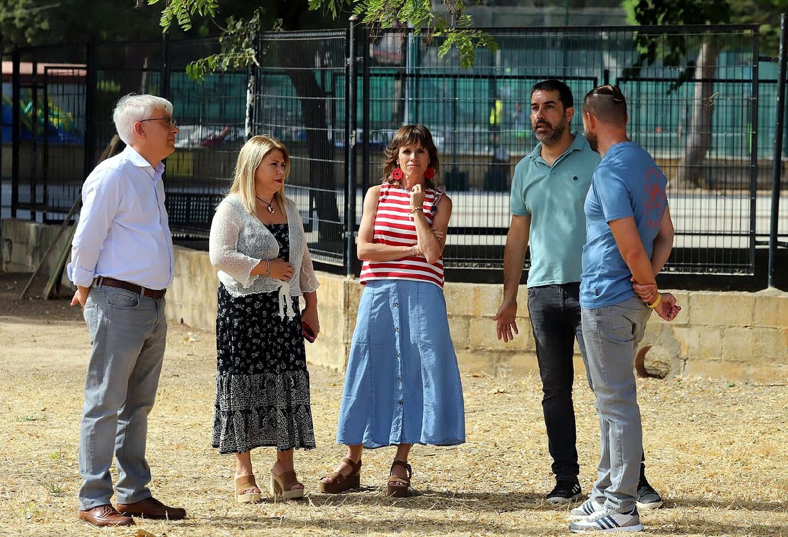 Visita de la alcaldesa, junto a Laura Álvarez y Juan Antonio Cabello, al CEIP Tartessos.