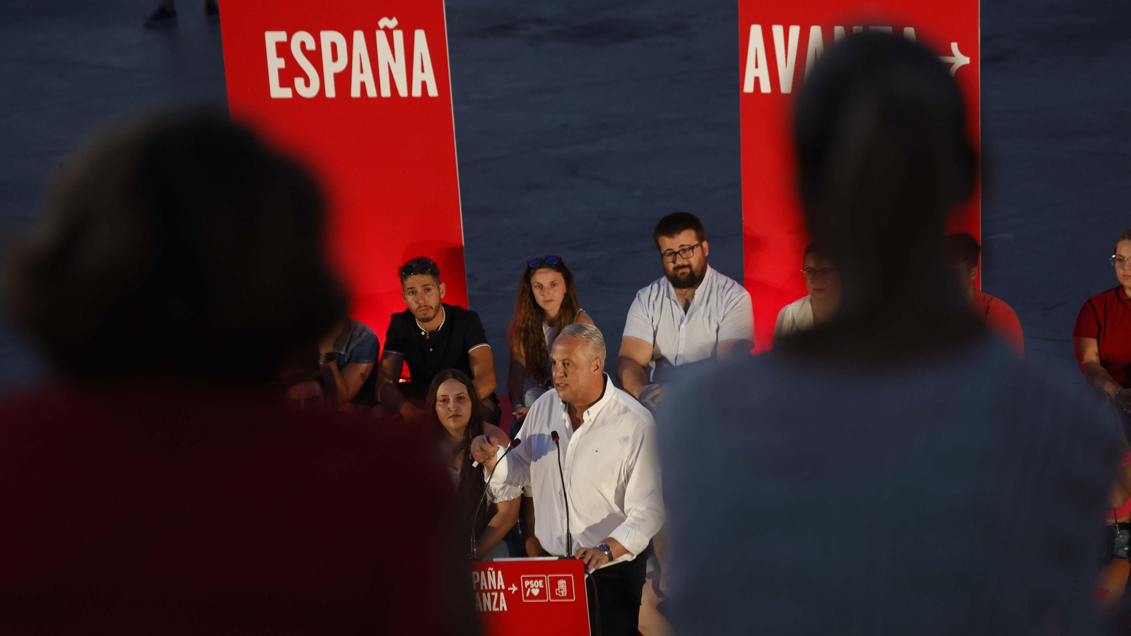 Las fotos del ministro Jose Manuel Albares durante el mitin en San Roque