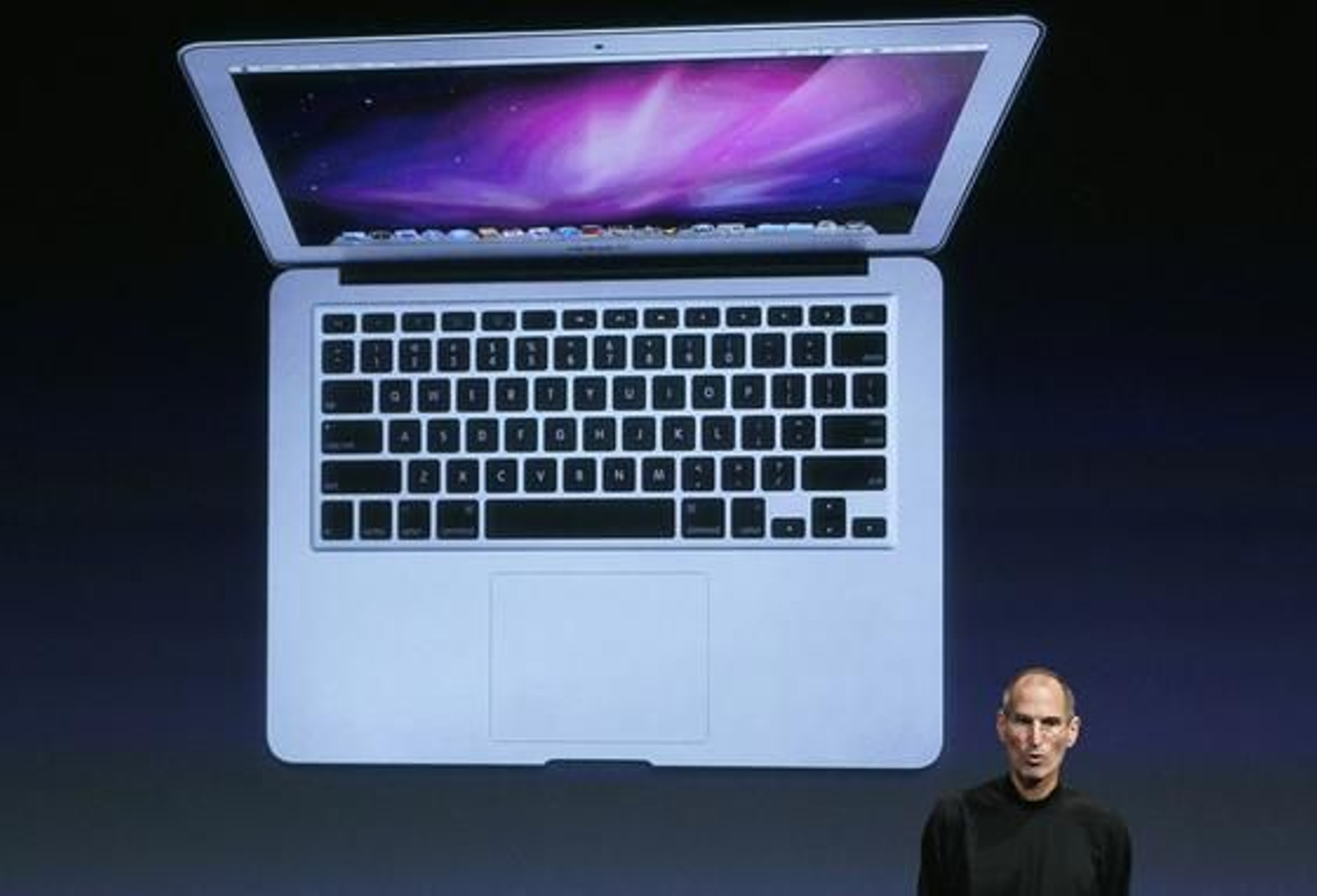 Apple presenta el nuevo modelo del portátil Mac Book Air. / AFP
