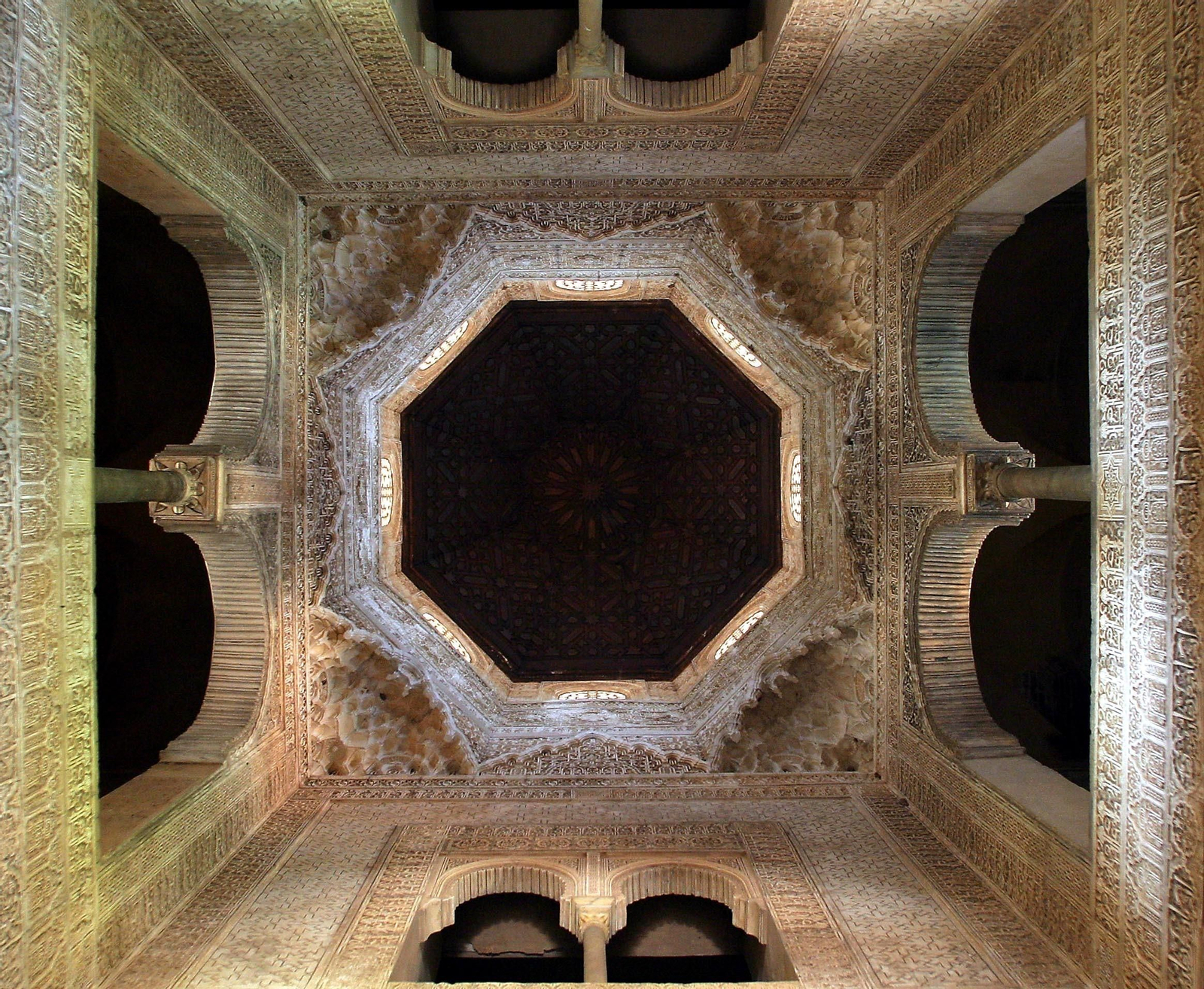 La Torre de las Infantas ha sido espacio de múltiples leyendas. La Torre de las Infantas ha sido espacio de múltiples leyendas.