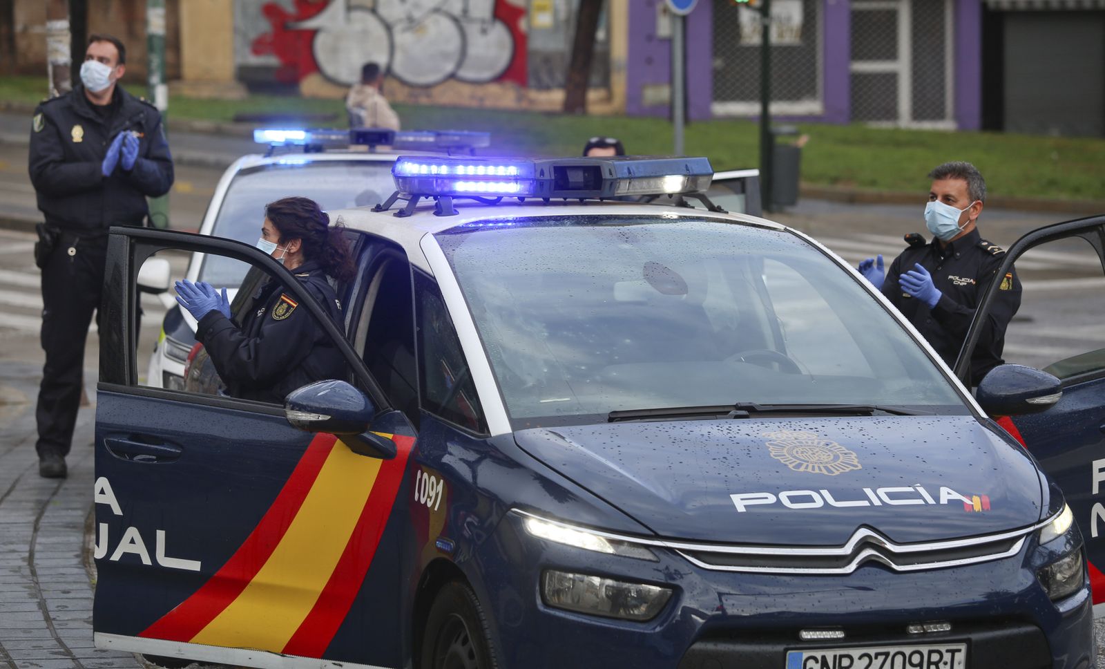 Agentes de la Policía Nacional de servicio en la capital malagueña.