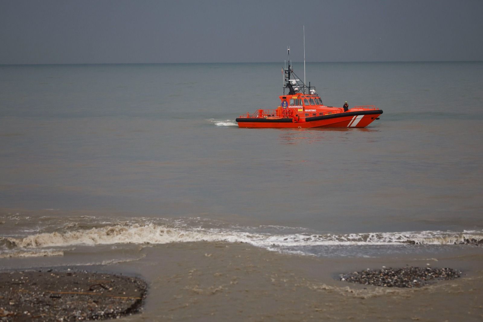 Salvamento Marítimo en la busqueda de la mujer desaparecida en Sayalonga