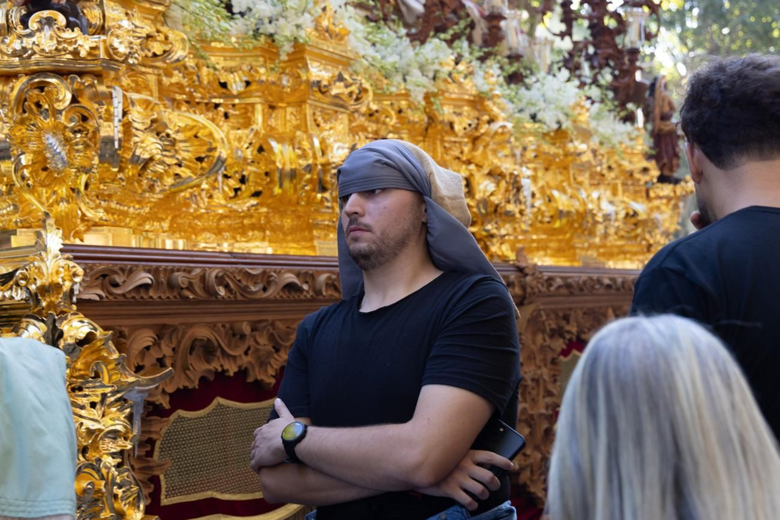 Un Jaén repleto de fieles acompañan los traslados de las veinte imágenes de la Magna (I)