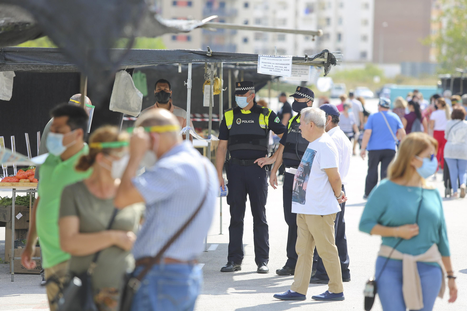 Las fotos del mercadillo de Huelin, en Málaga, en su primer día de desescalada
