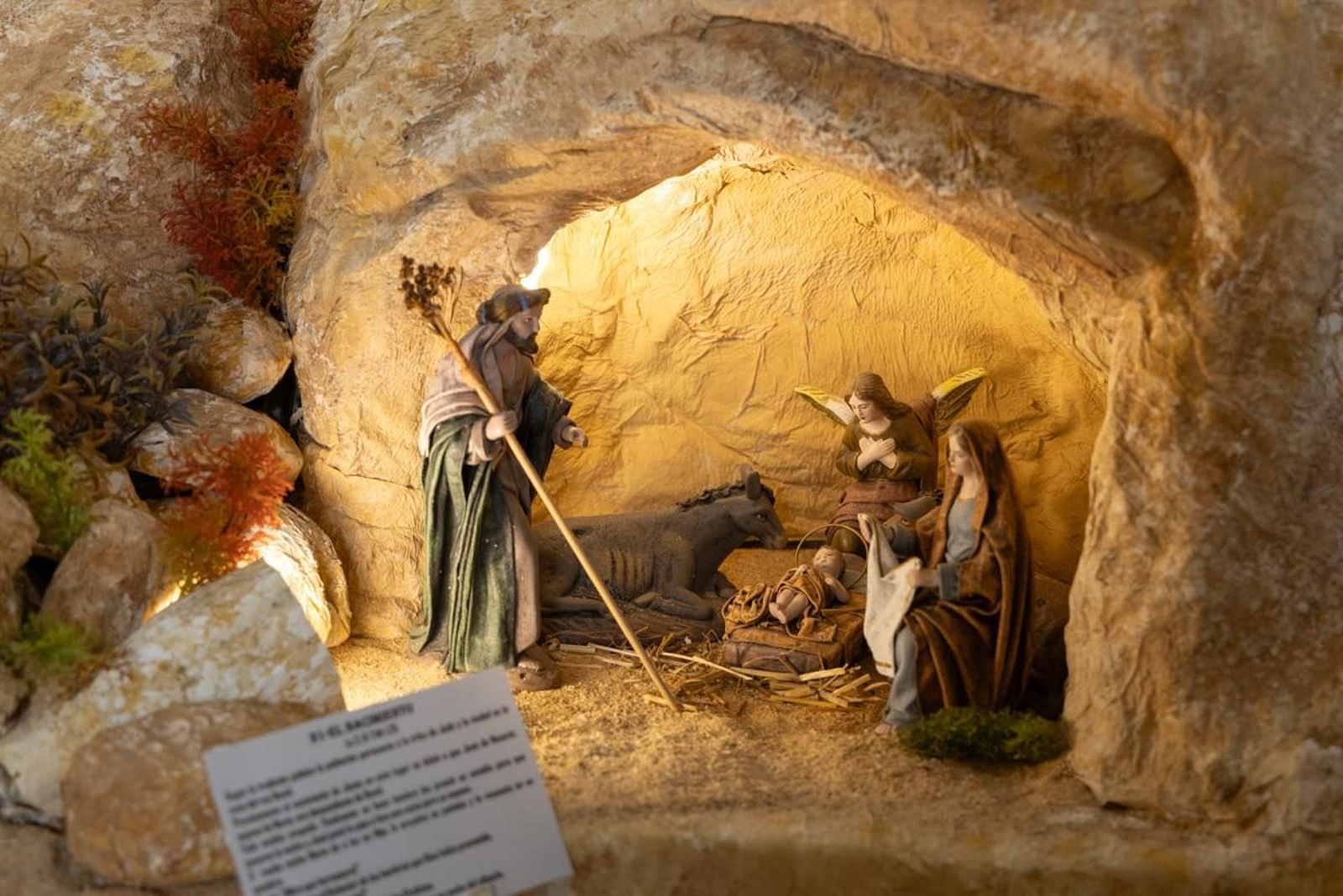 En imágenes: así es el Belén Bíblico con más de un millar de piezas artesanas de los abuelos María y Rafael