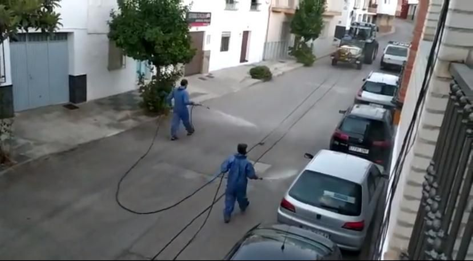 Desinfección llevada a cabo ayer en las calles de Zagra