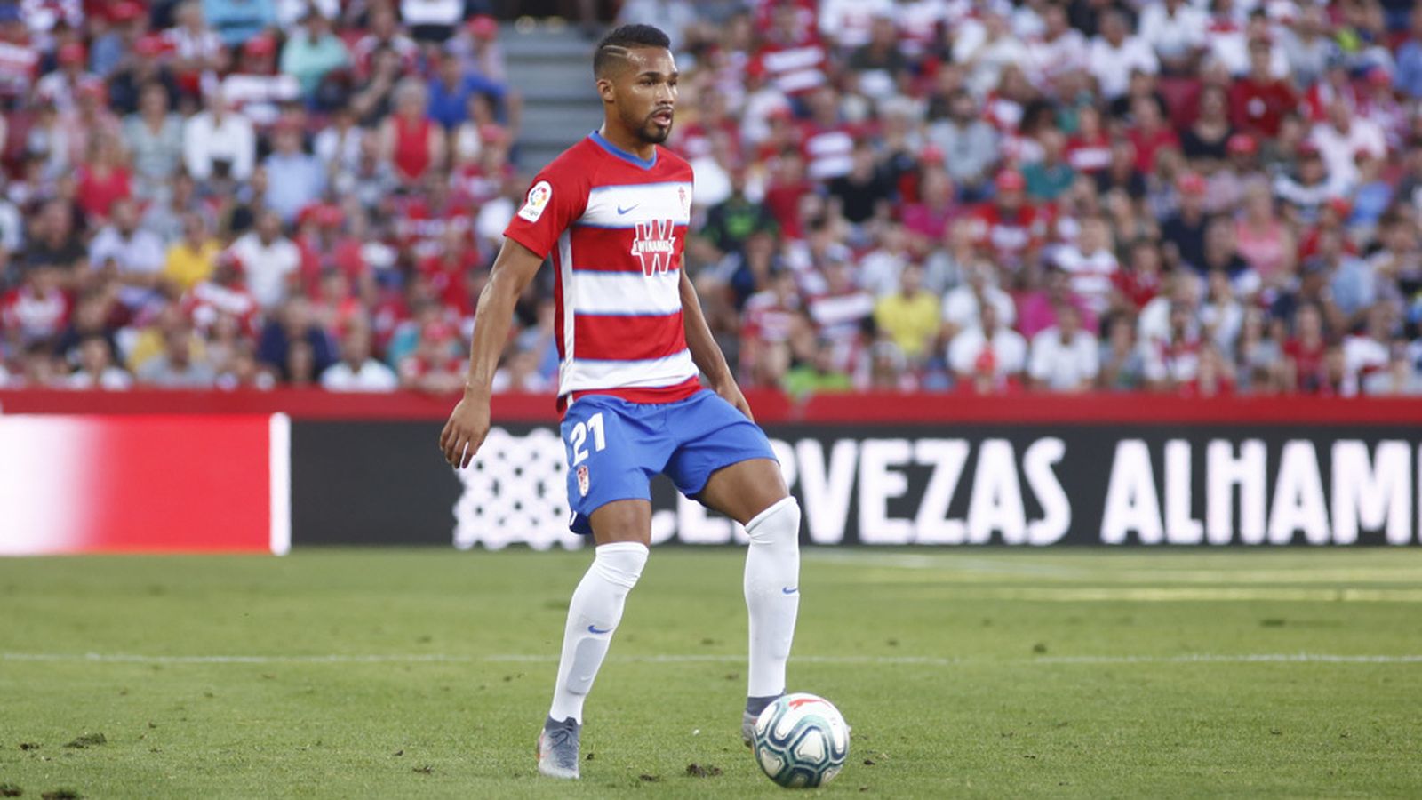 Yangel  Herrera, en un partido con el Granada