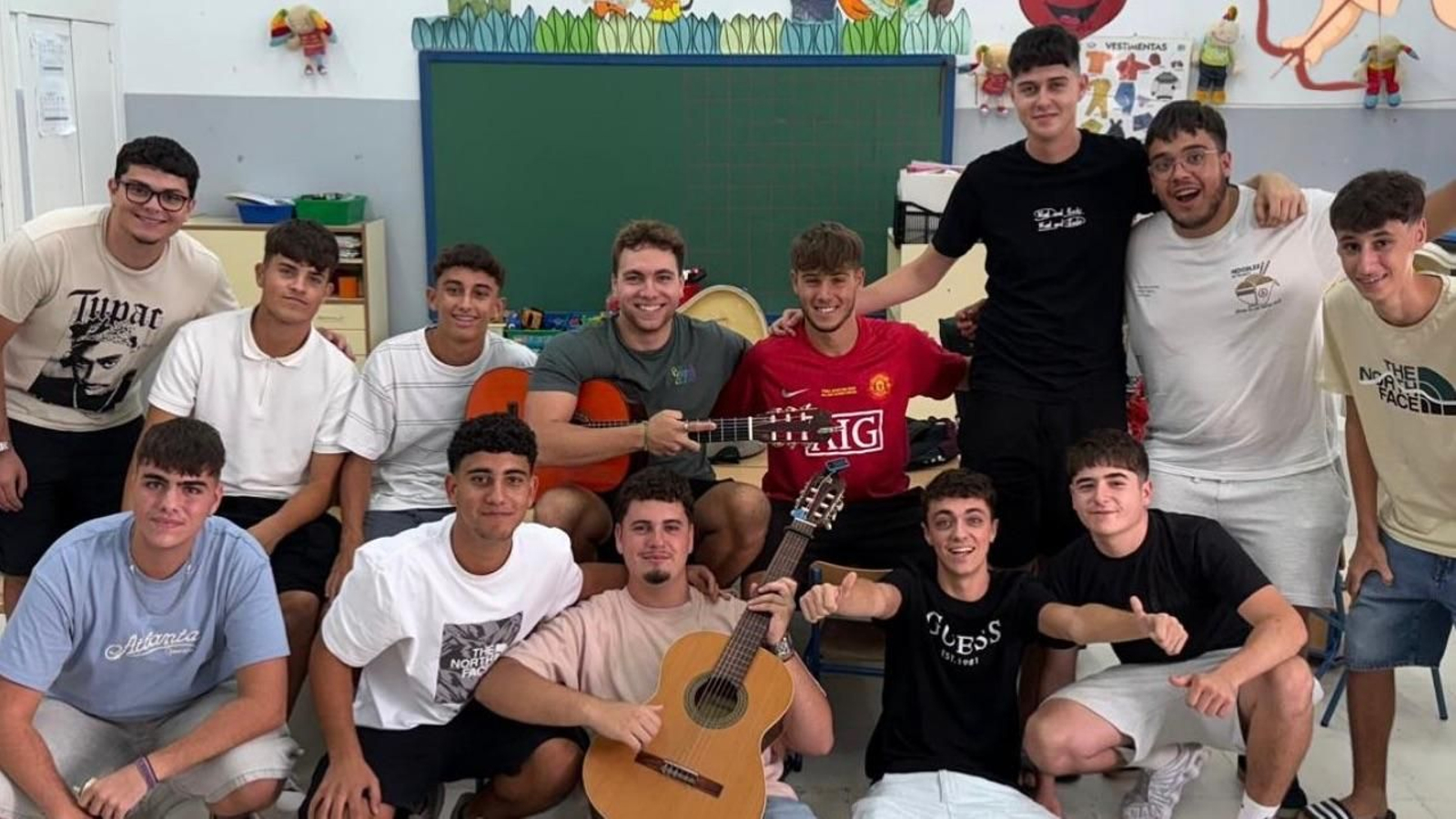 La chirigota juvenil 'Una chirigota encantadora'.