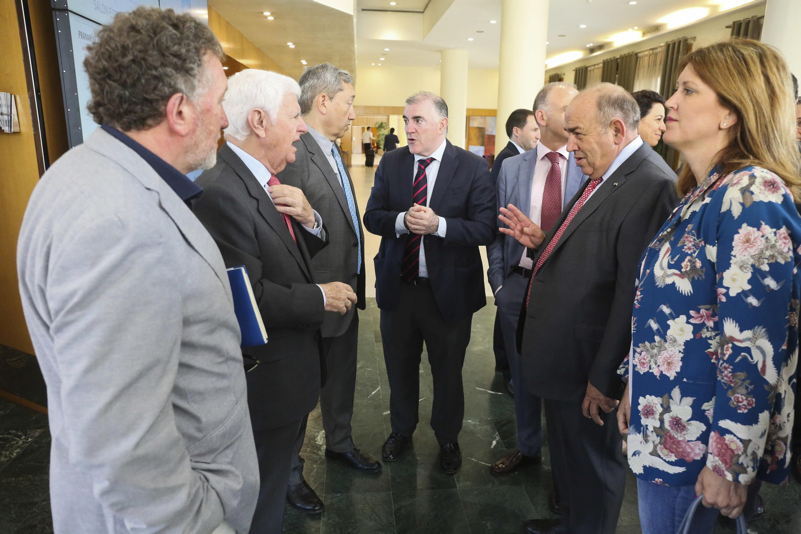 Las imágenes del desayuno-coloquio con Isabel García Tejerina
