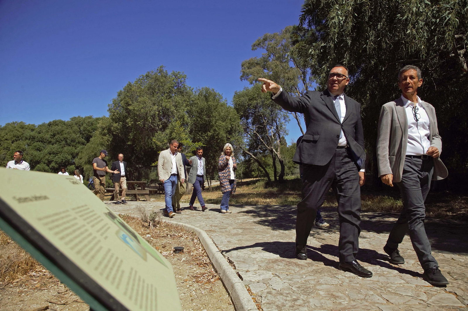 Fotos de la visita de Arturo Bernal al enclave arqueológico de Carteia.